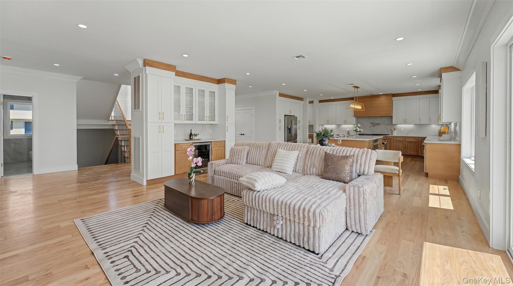 1089 Linden Street thumbnail 5