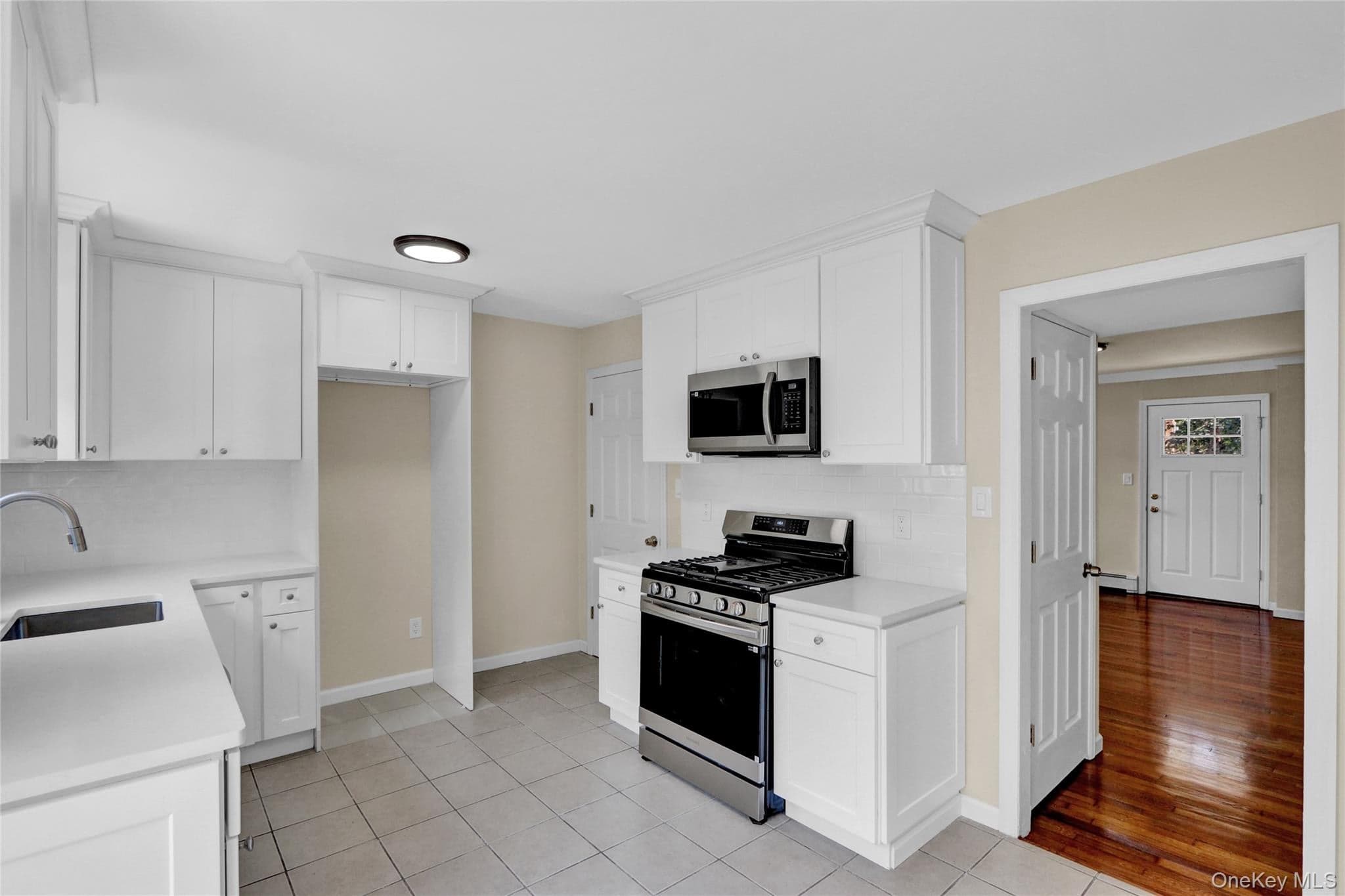 20 Whitman Avenue thumbnail 12