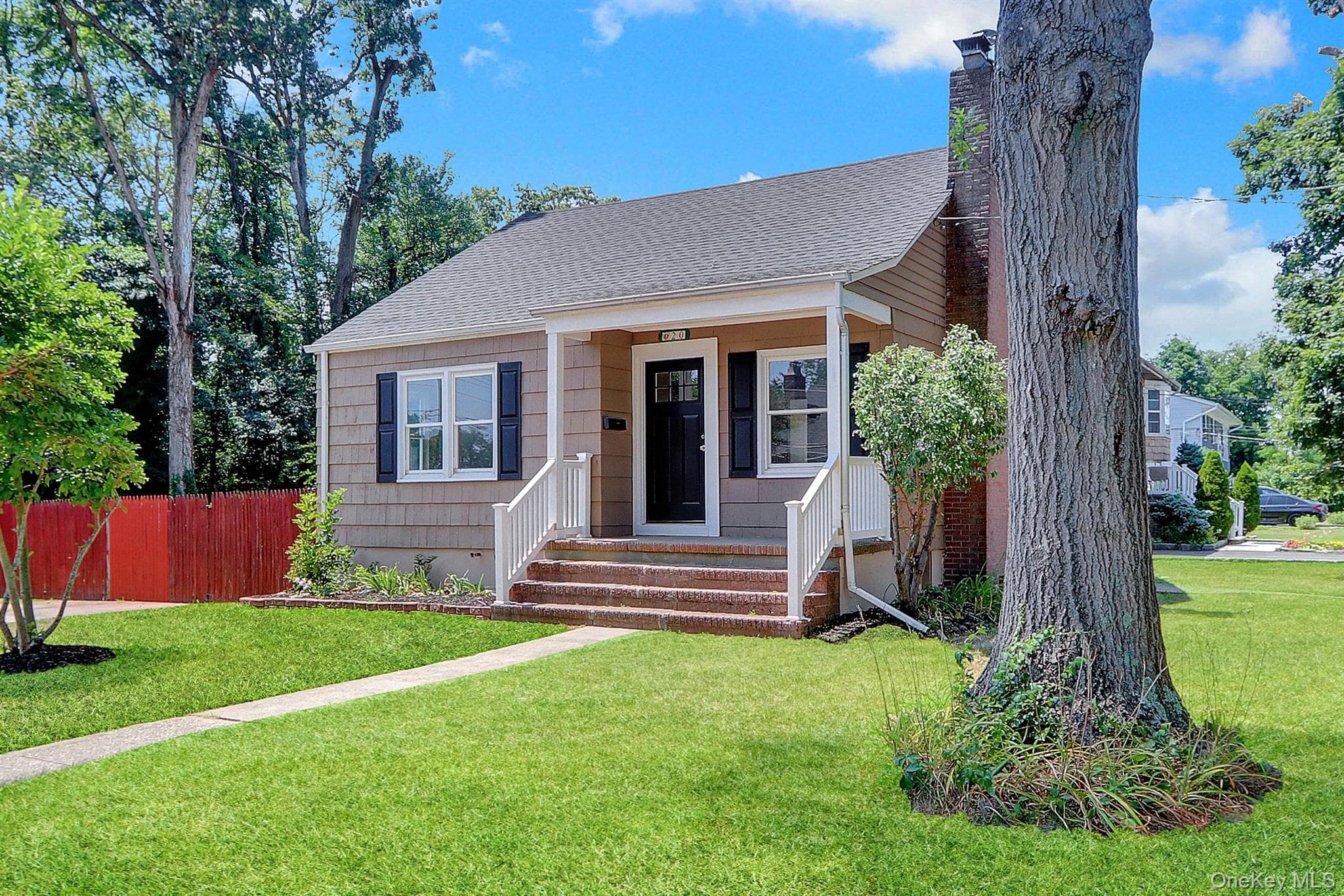 20 Whitman Avenue, Islip
