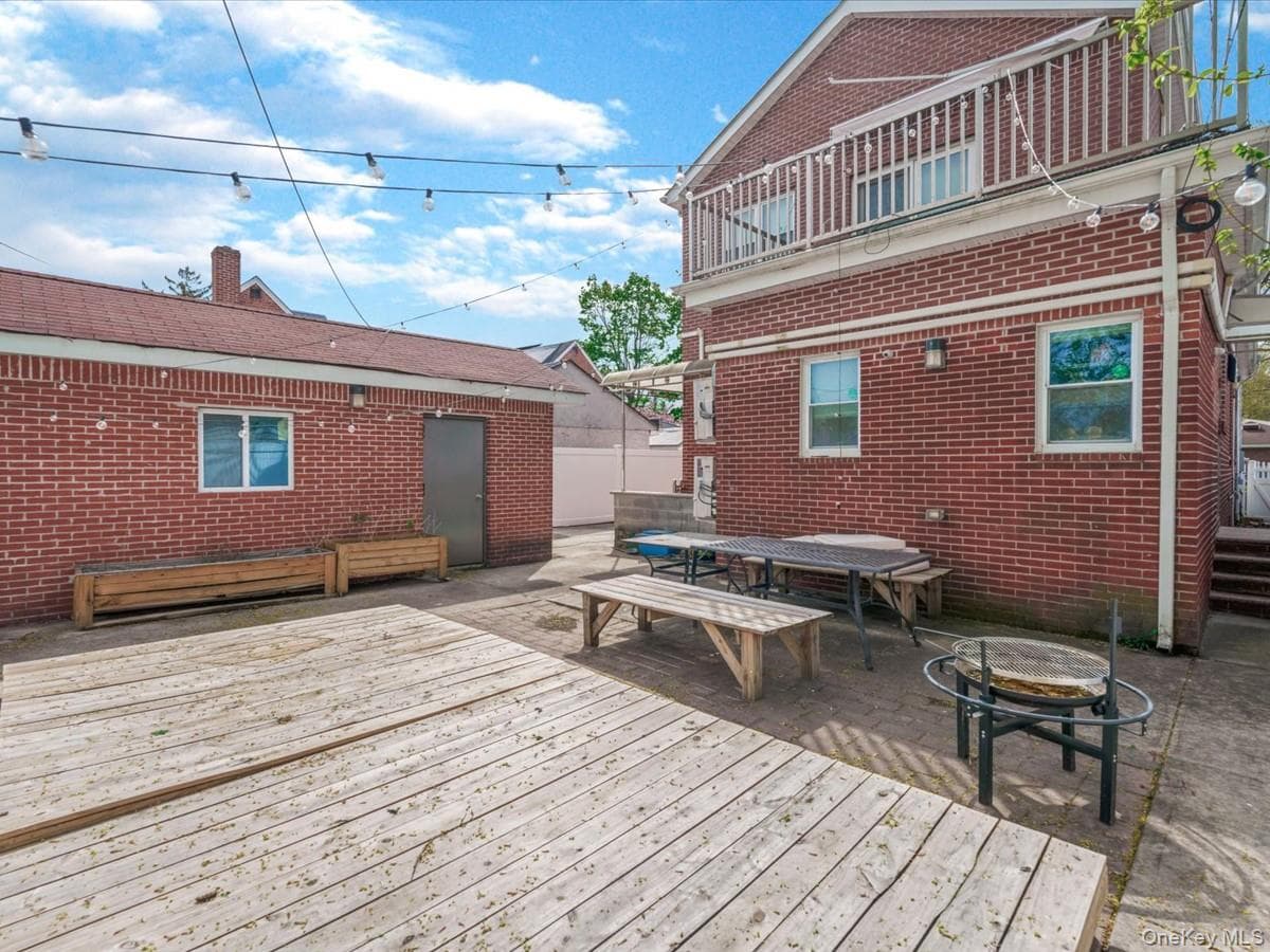 252-15 82nd Avenue thumbnail 25