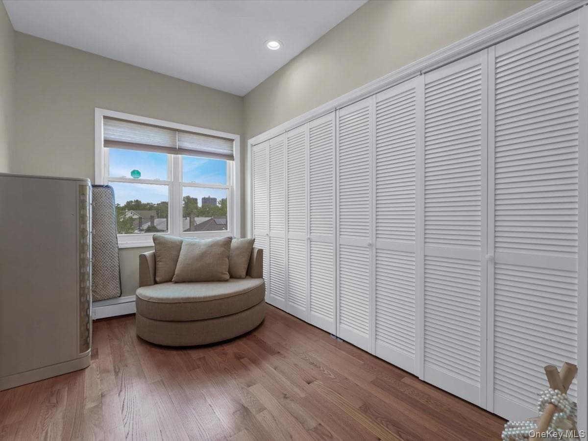252-15 82nd Avenue thumbnail 14