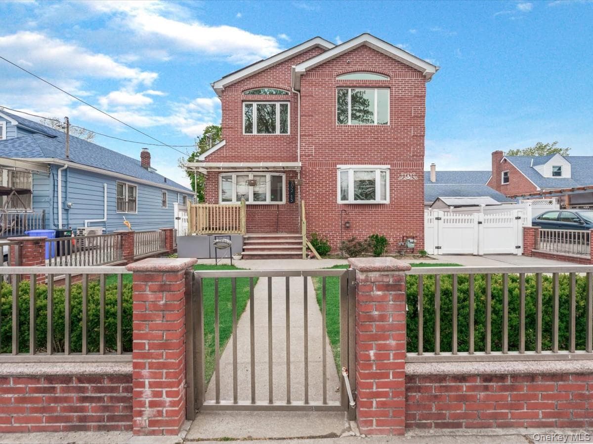 252-15 82nd Avenue thumbnail 2