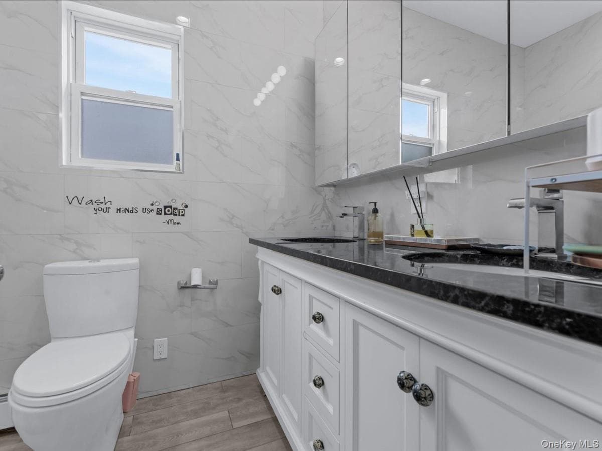 252-15 82nd Avenue thumbnail 16