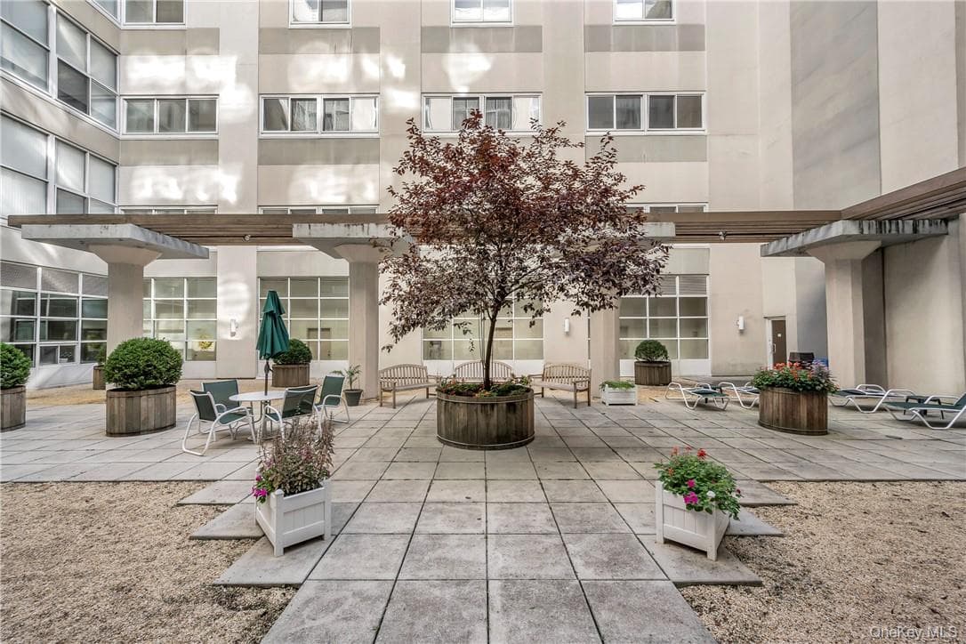 1 Landmark Square Unit: 413 thumbnail 25