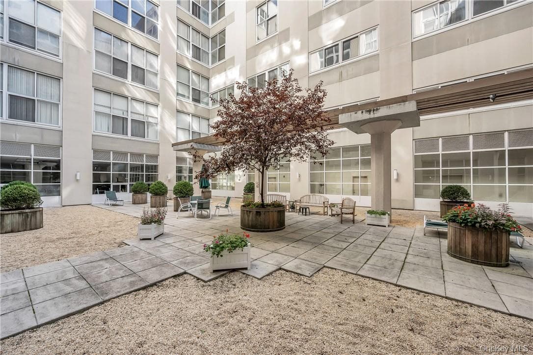 1 Landmark Square Unit: 413 thumbnail 24