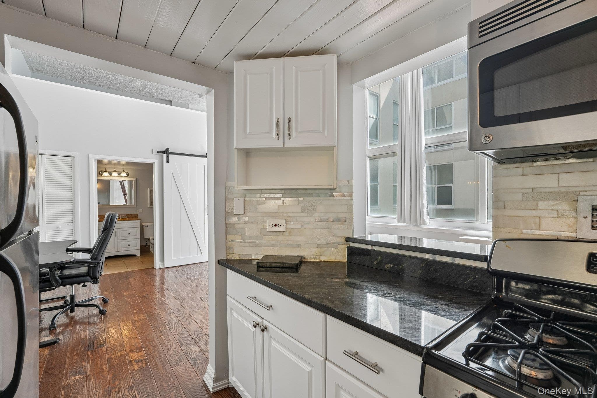 1 Landmark Square Unit: 413 thumbnail 15