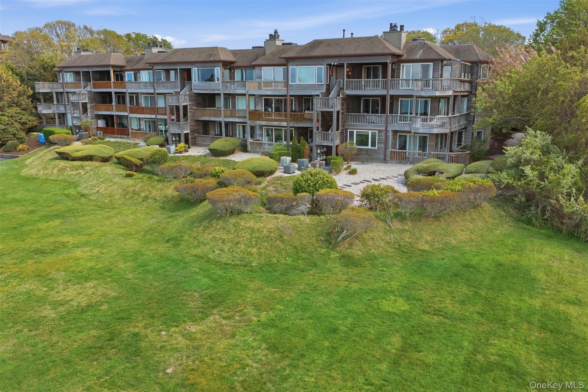605 Fox Hill Drive thumbnail 32