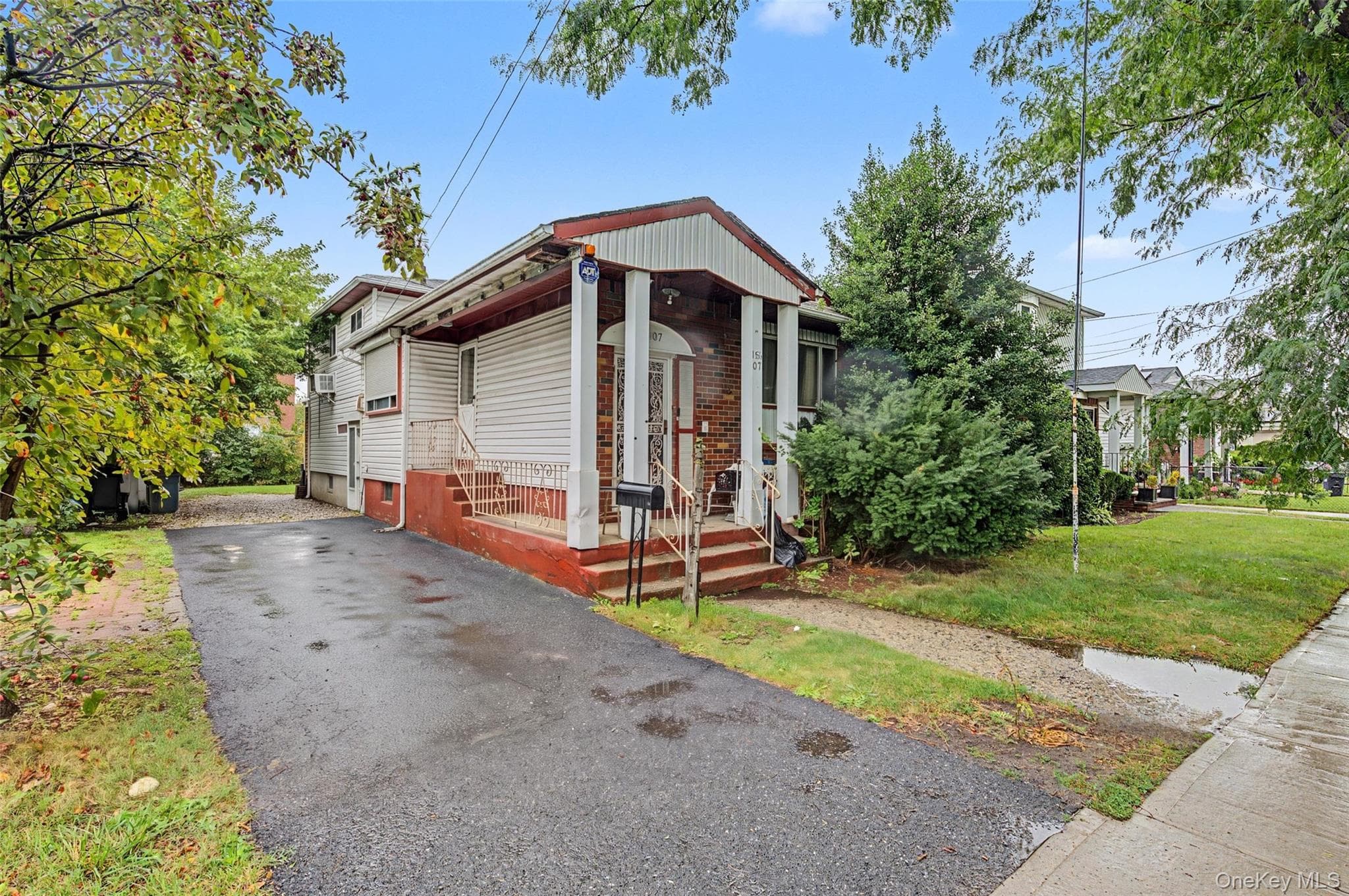 156-07 N Conduit Avenue thumbnail 2