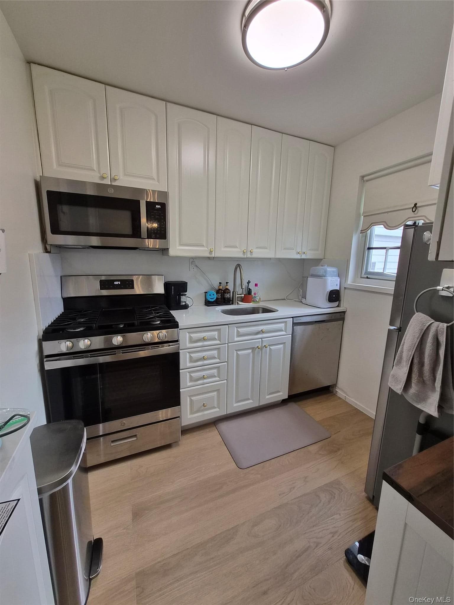 227-08 Hillside Avenue Unit: Upper thumbnail 28