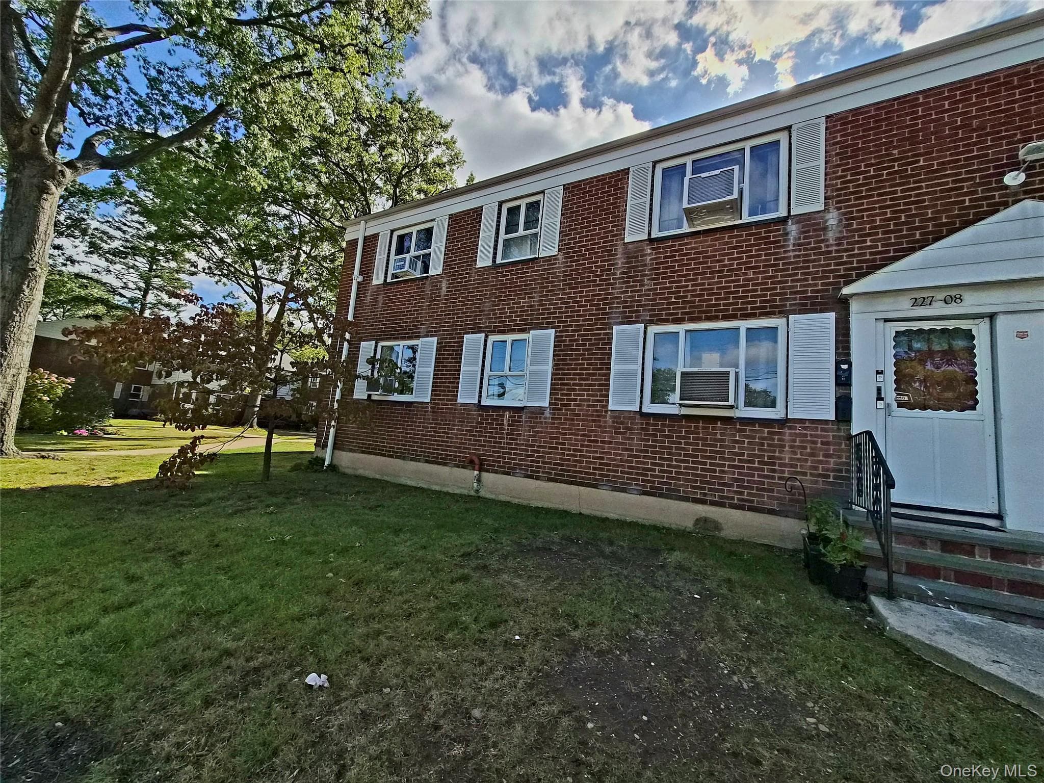 227-08 Hillside Avenue Unit: Upper thumbnail 4