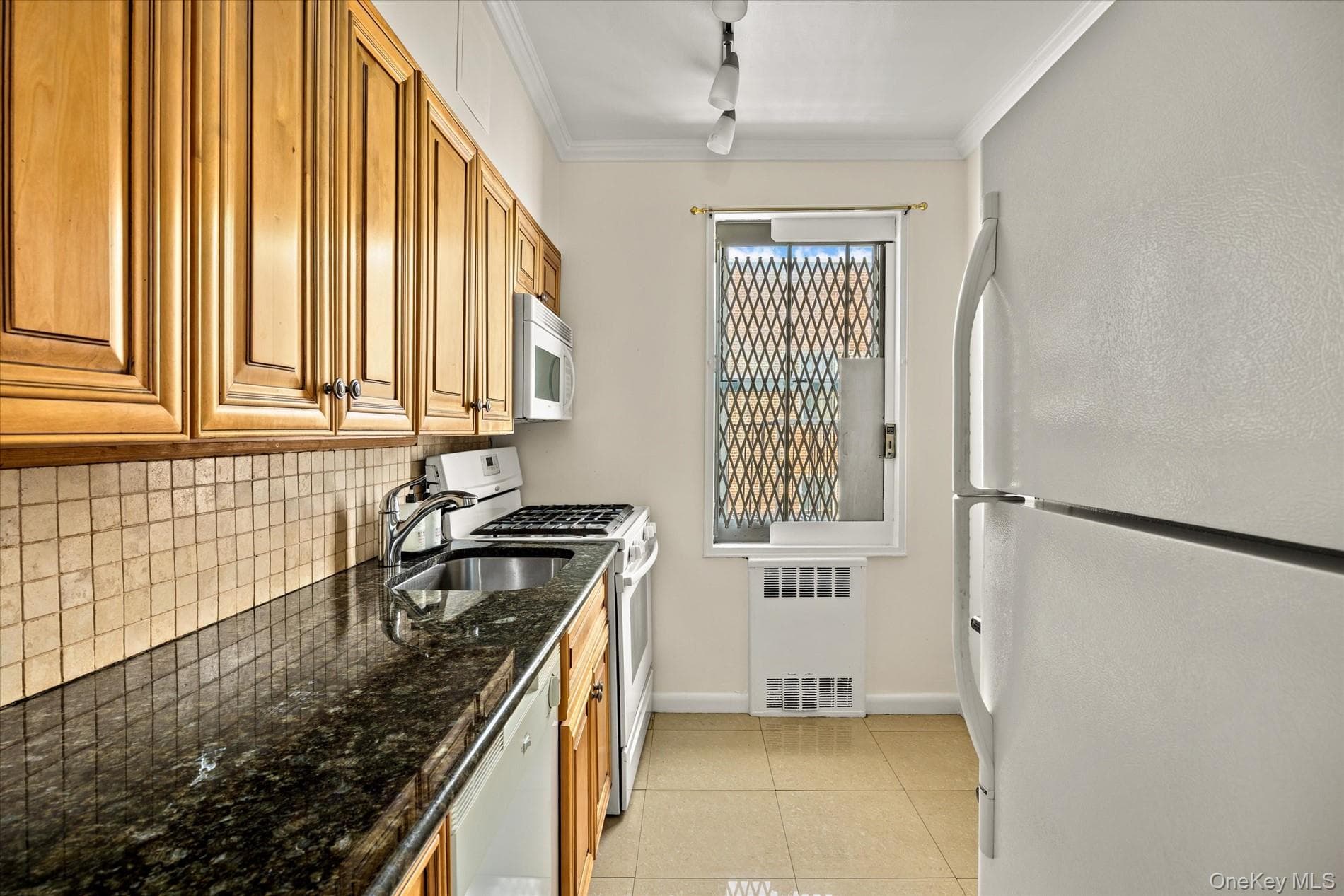 81-15 35th Avenue Unit: 6B thumbnail 9
