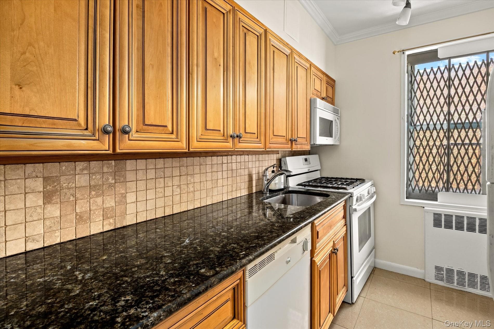 81-15 35th Avenue Unit: 6B thumbnail 8