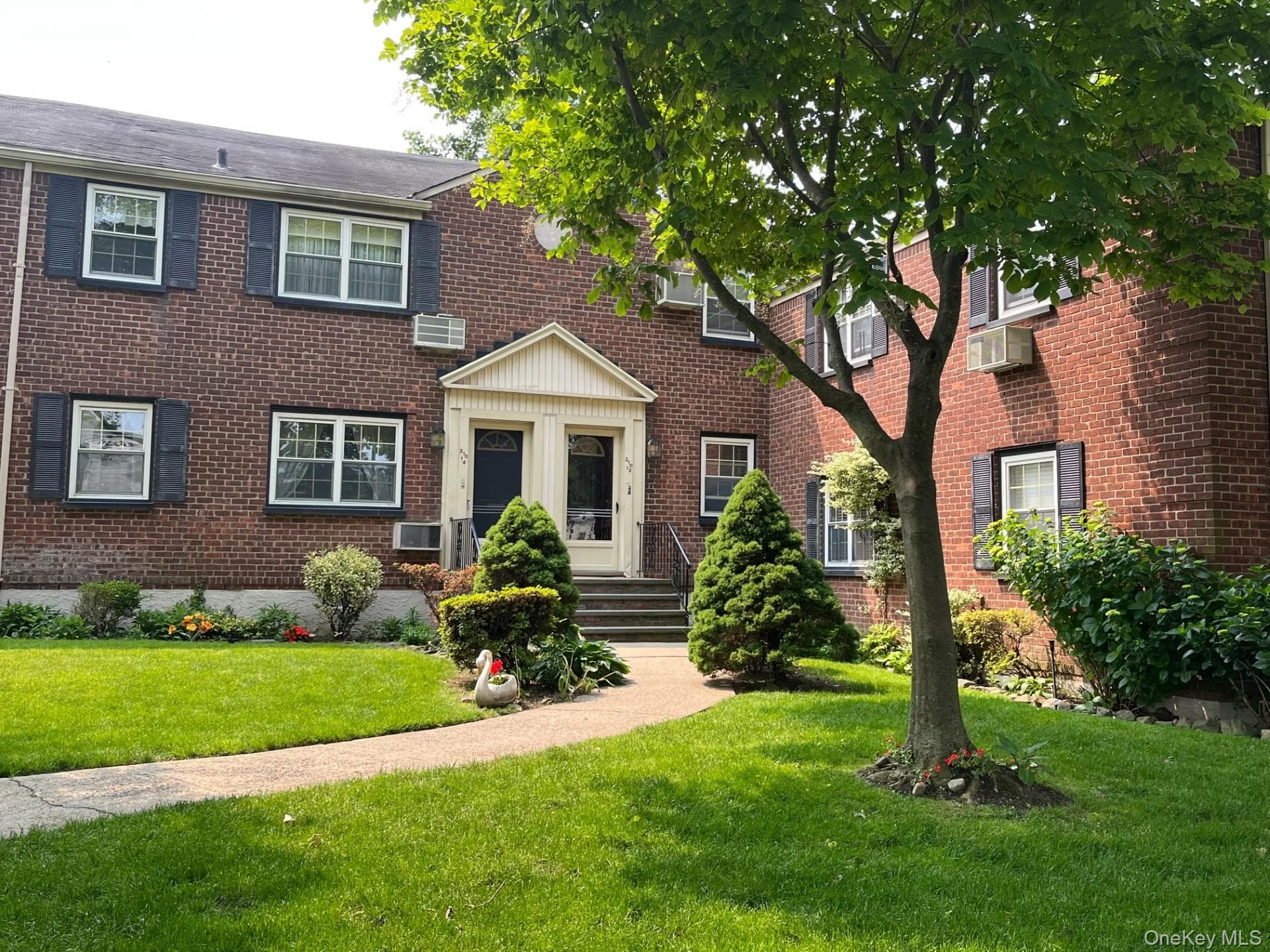 210-12 69th Avenue Unit: Lower photo 1