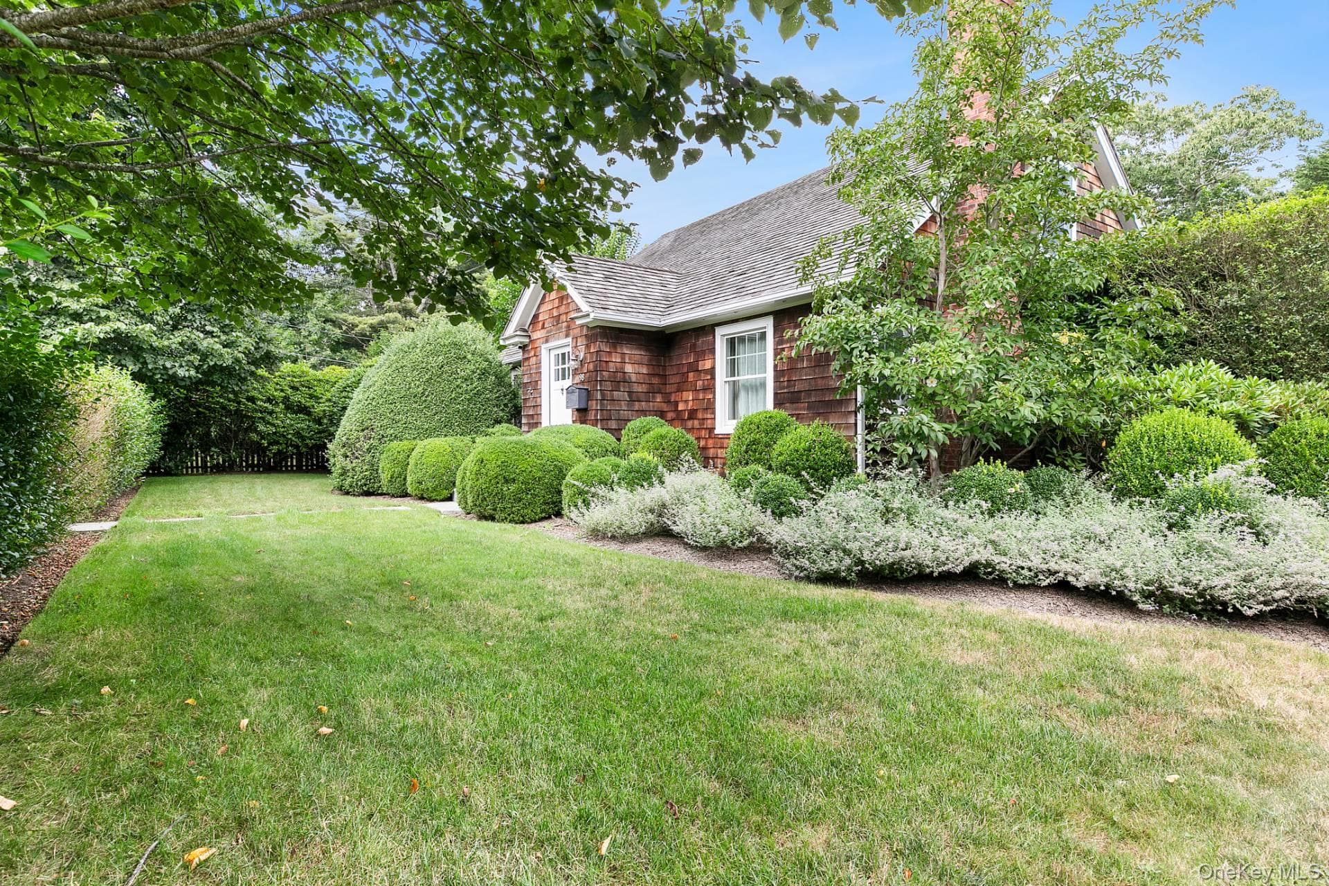 98 Sherrill Road, East Hampton