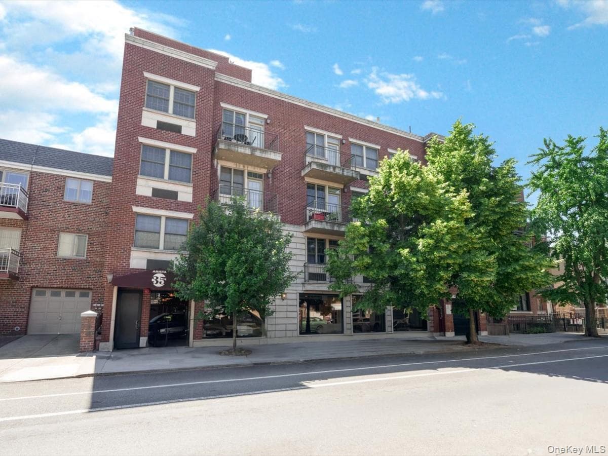 2519 35th Street Unit: 4C photo 1