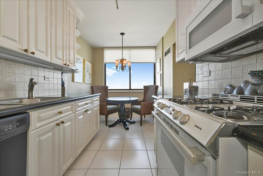 26910 Grand Central Parkway Unit: 31N thumbnail 15