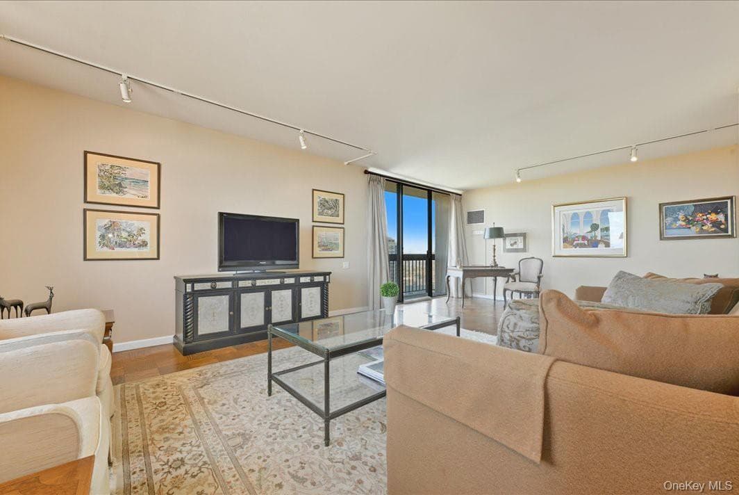 26910 Grand Central Parkway Unit: 31N thumbnail 6