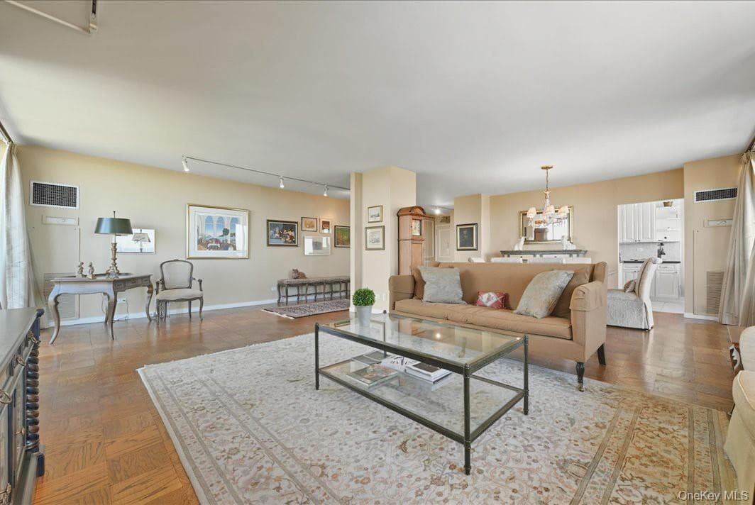 26910 Grand Central Parkway Unit: 31N thumbnail 5