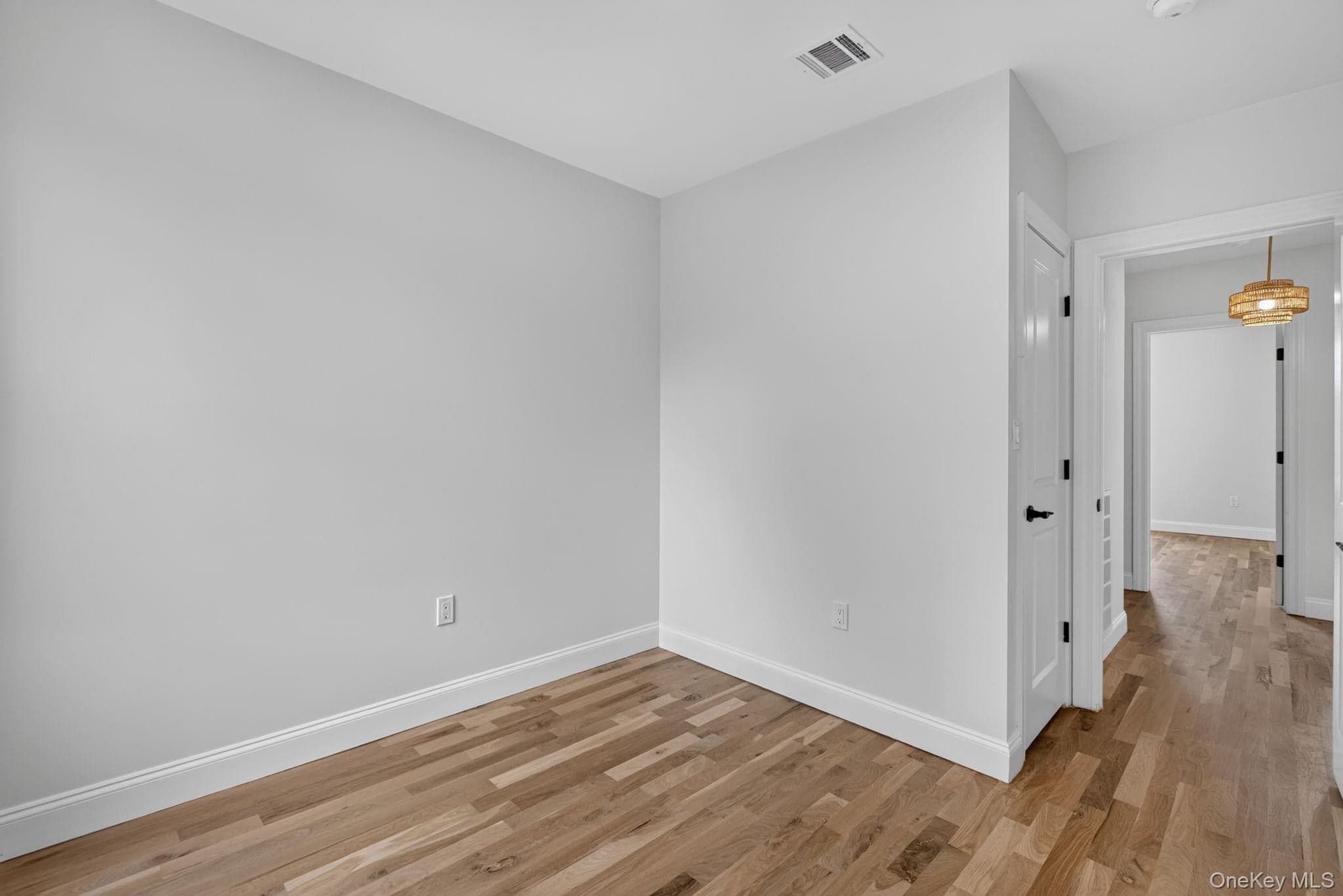 210 N Miller Street thumbnail 25