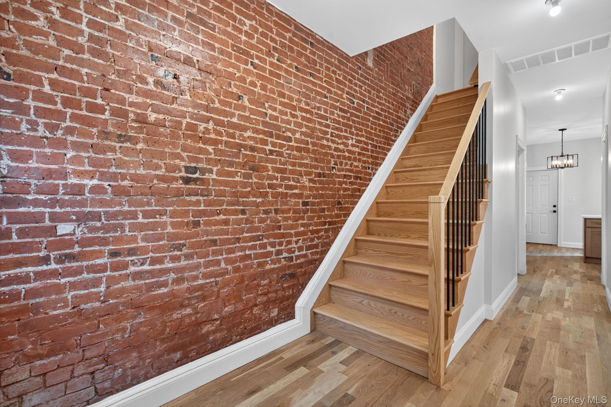 210 N Miller Street thumbnail 3