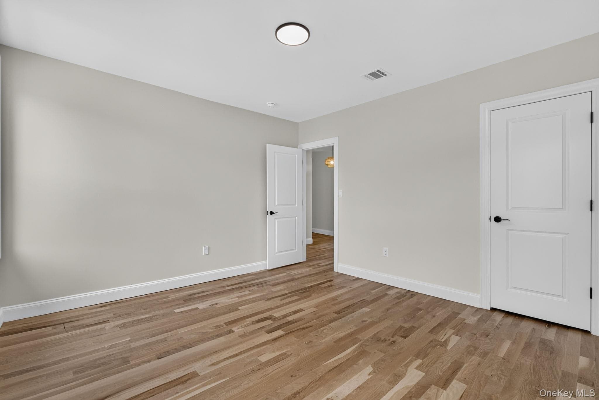 210 N Miller Street thumbnail 23