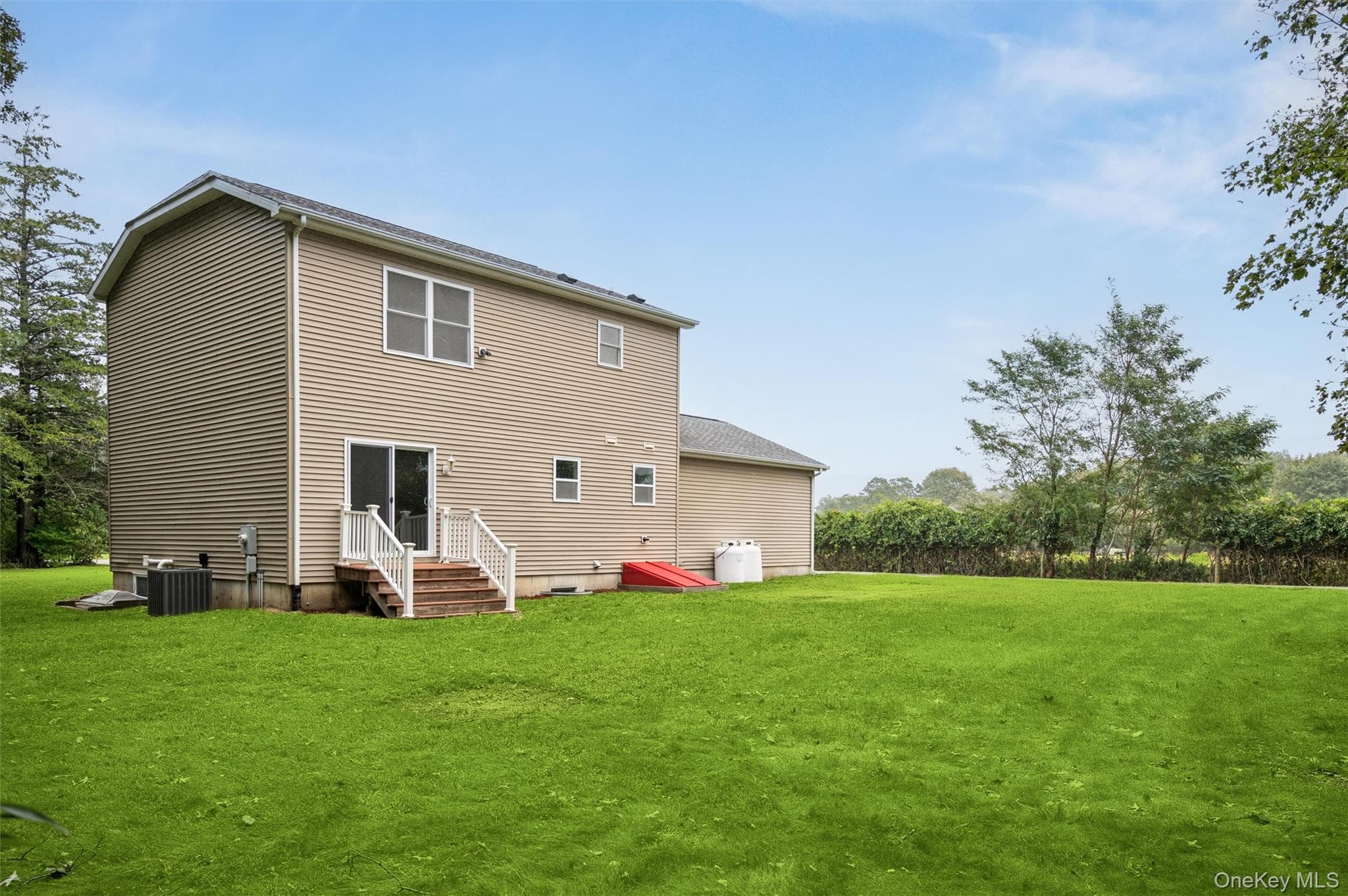 147A Old Country Rd thumbnail 19
