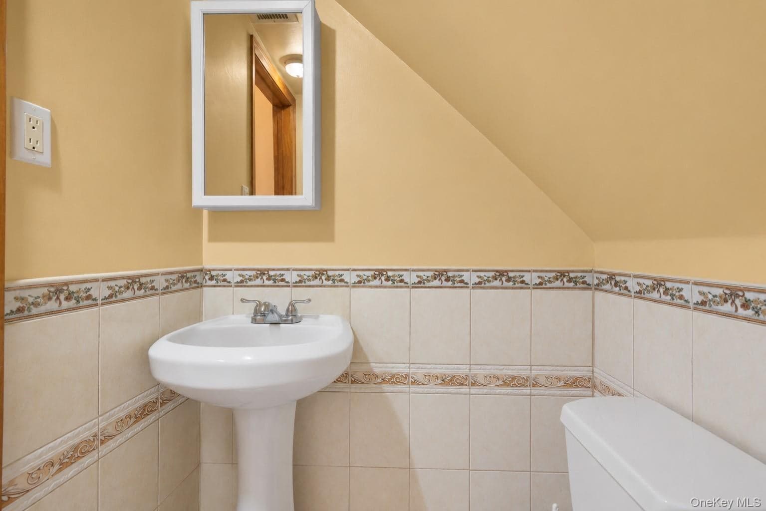2280 Lyon Avenue thumbnail 12
