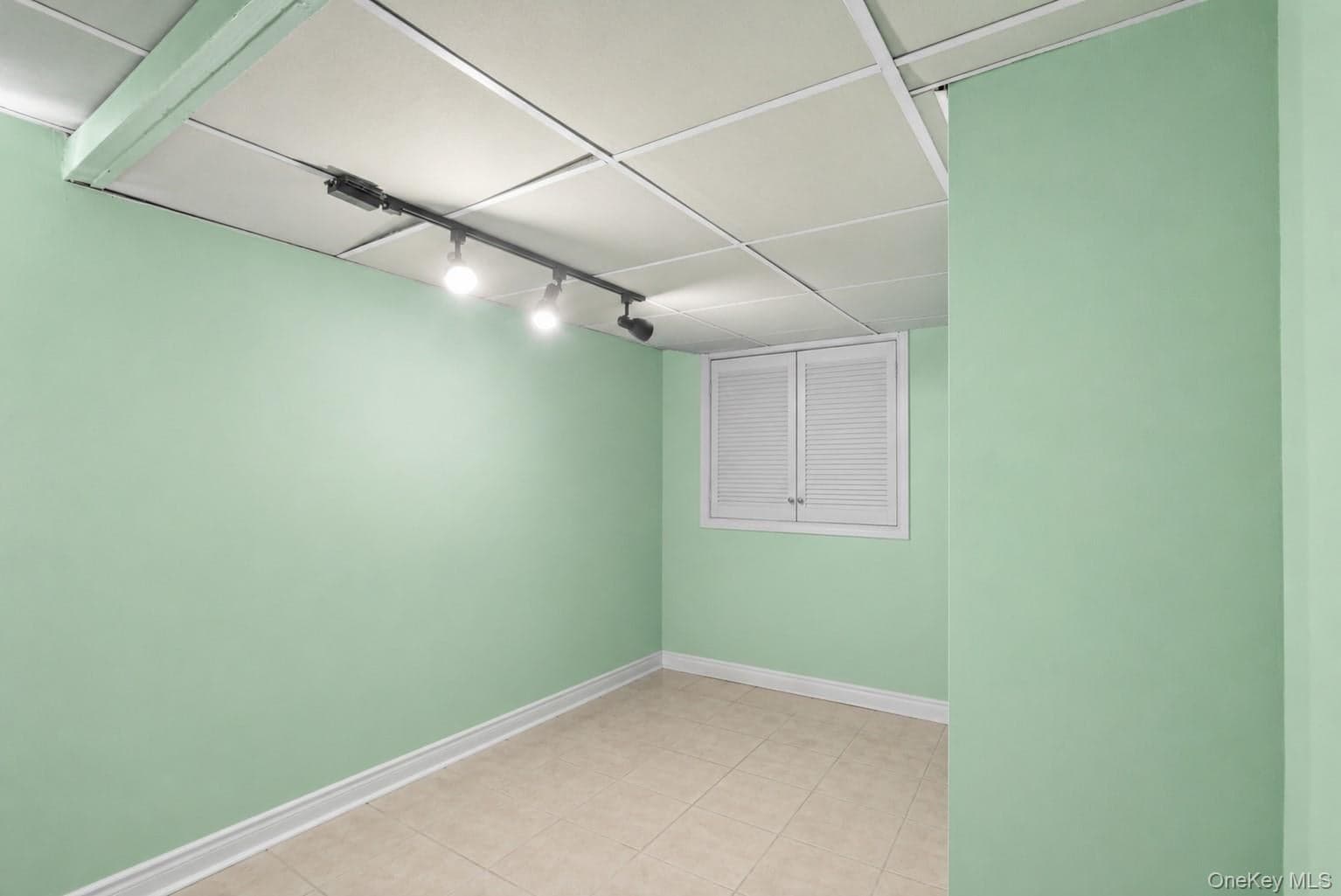 2280 Lyon Avenue thumbnail 24