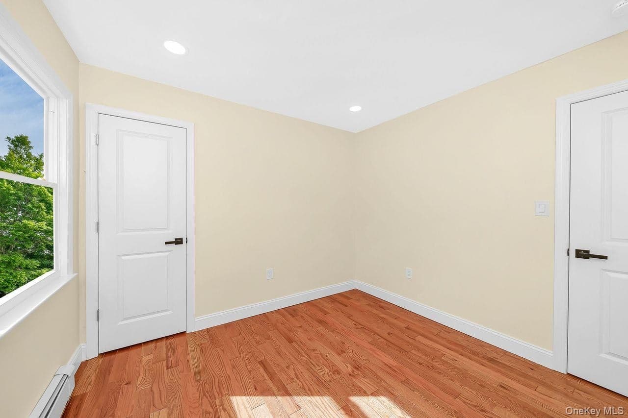 212 Westbury Boulevard thumbnail 8
