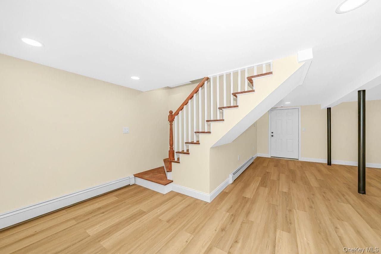 212 Westbury Boulevard thumbnail 24