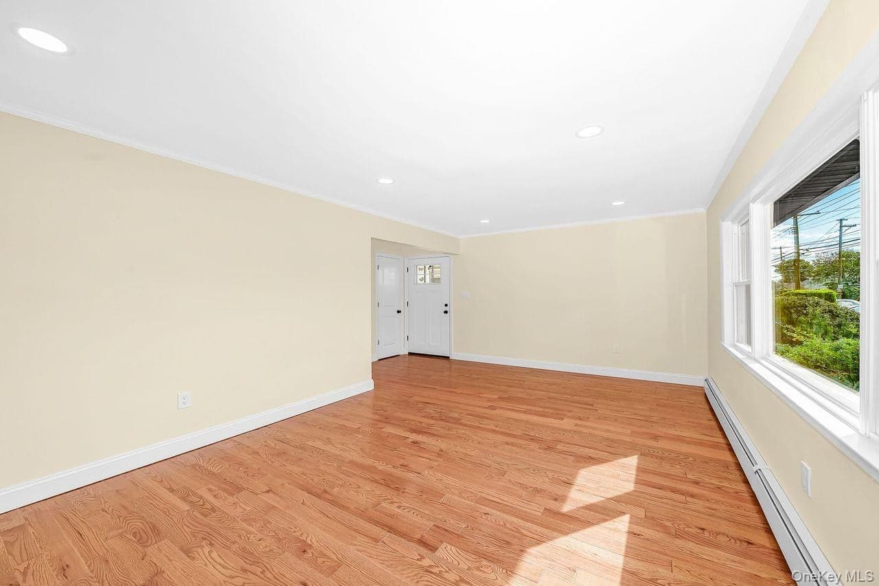 212 Westbury Boulevard thumbnail 15
