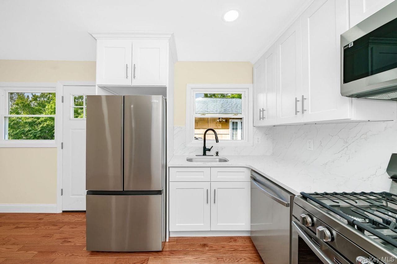 212 Westbury Boulevard thumbnail 17