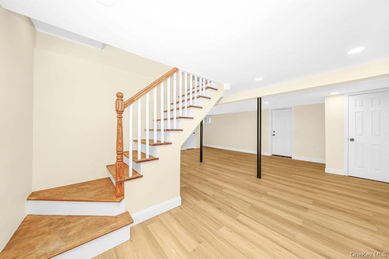 212 Westbury Boulevard thumbnail 26