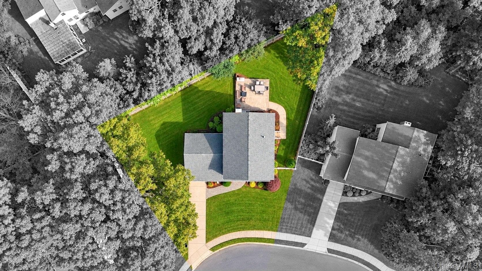 61 Birch Street, Lake Grove