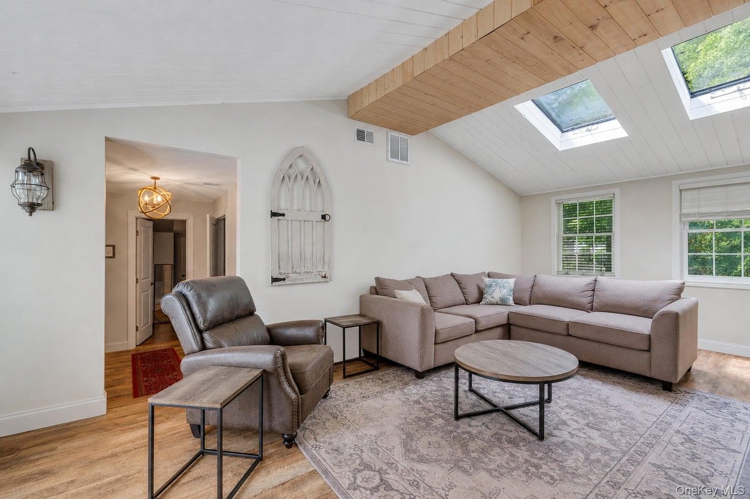 55 Riverview Court thumbnail 15