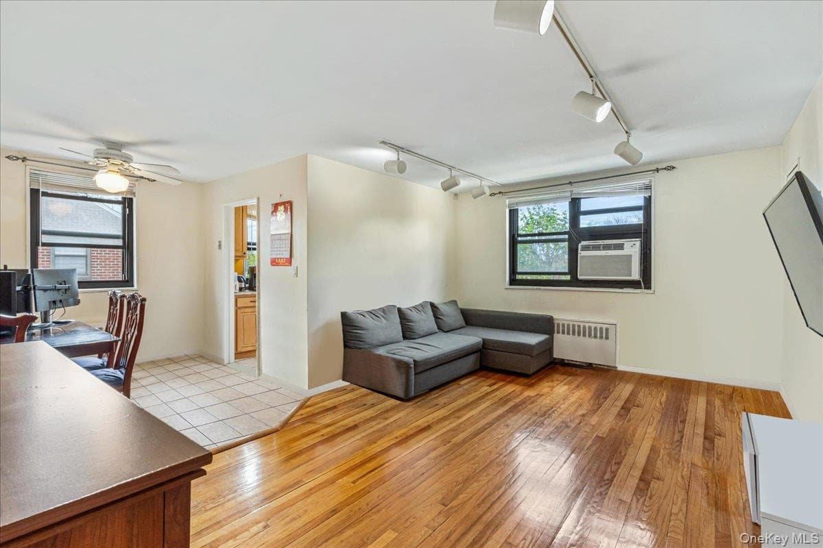160-10 Cross Island Parkway Unit: 6-178 thumbnail 2