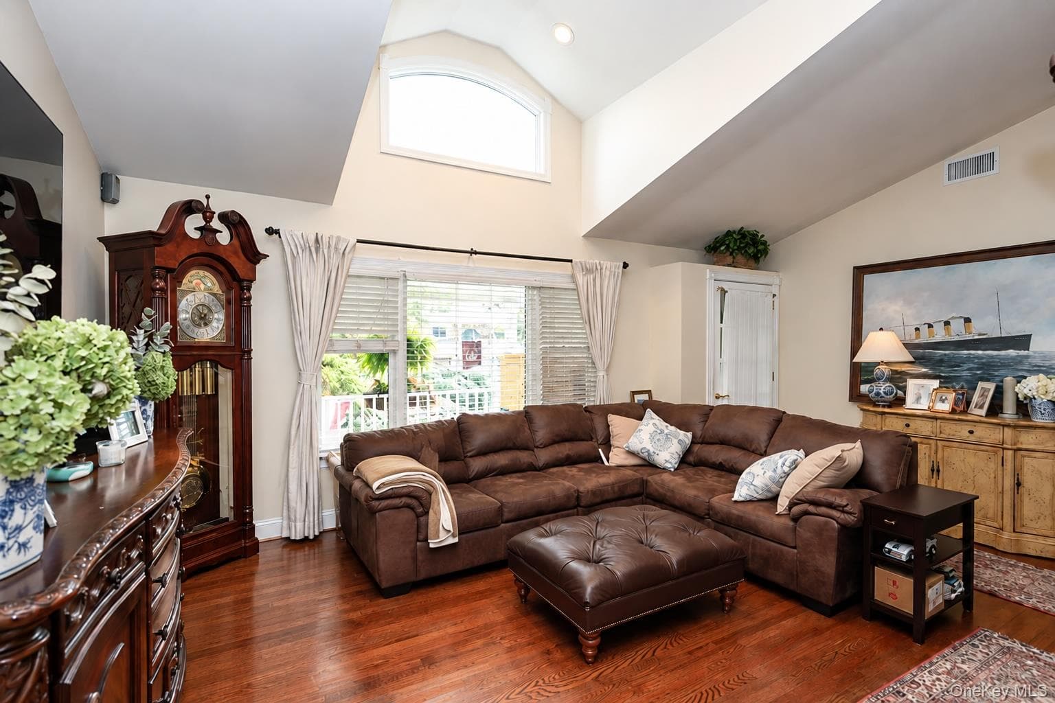 3970 Darby Lane thumbnail 8