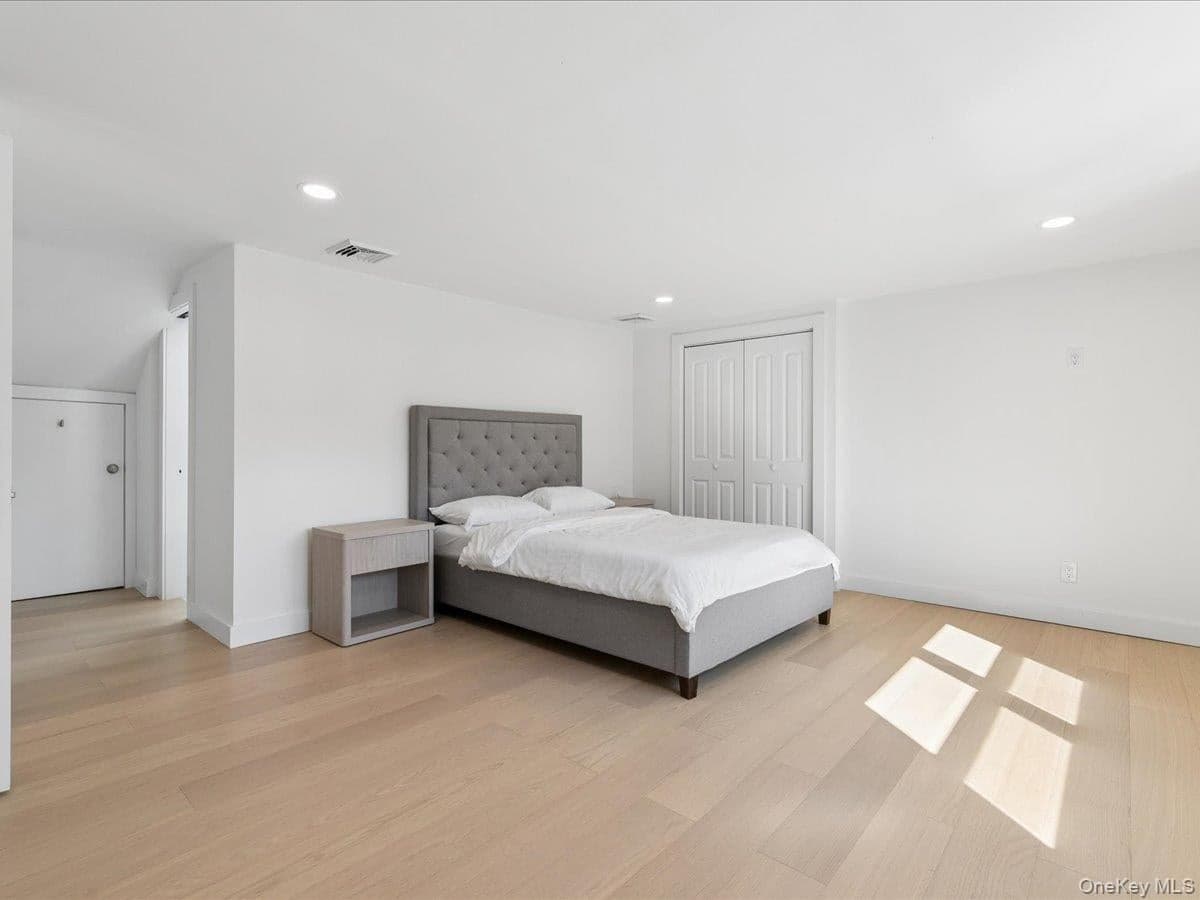 1579 N Sea Road thumbnail 23