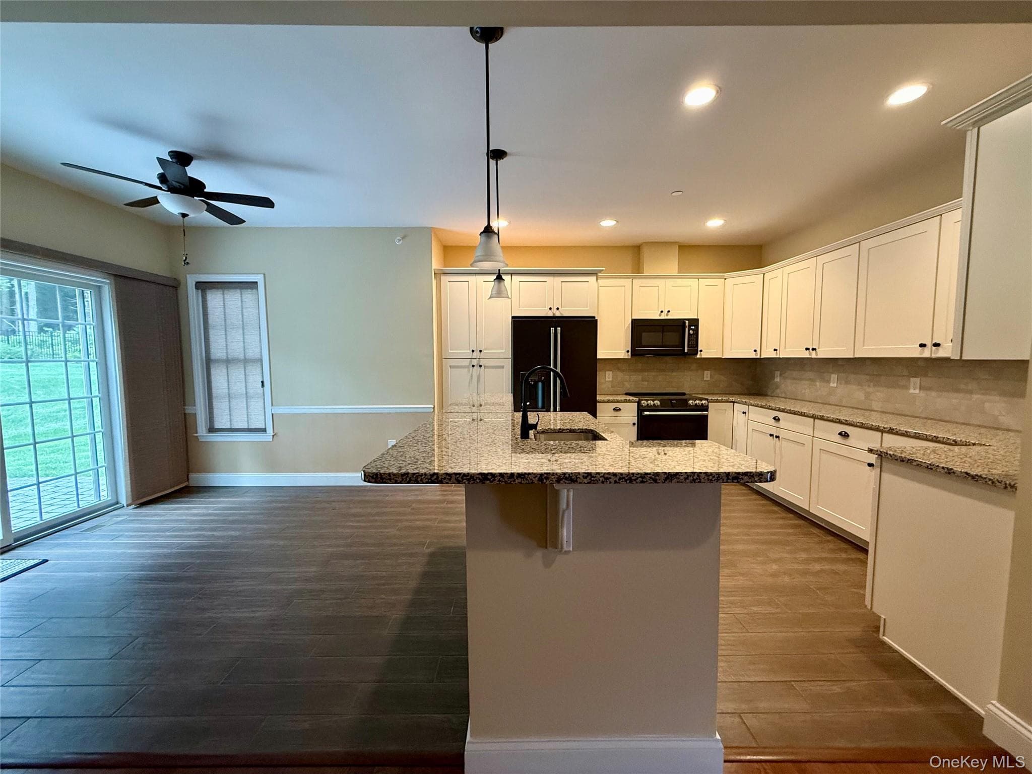 142 Lexington Lane thumbnail 25