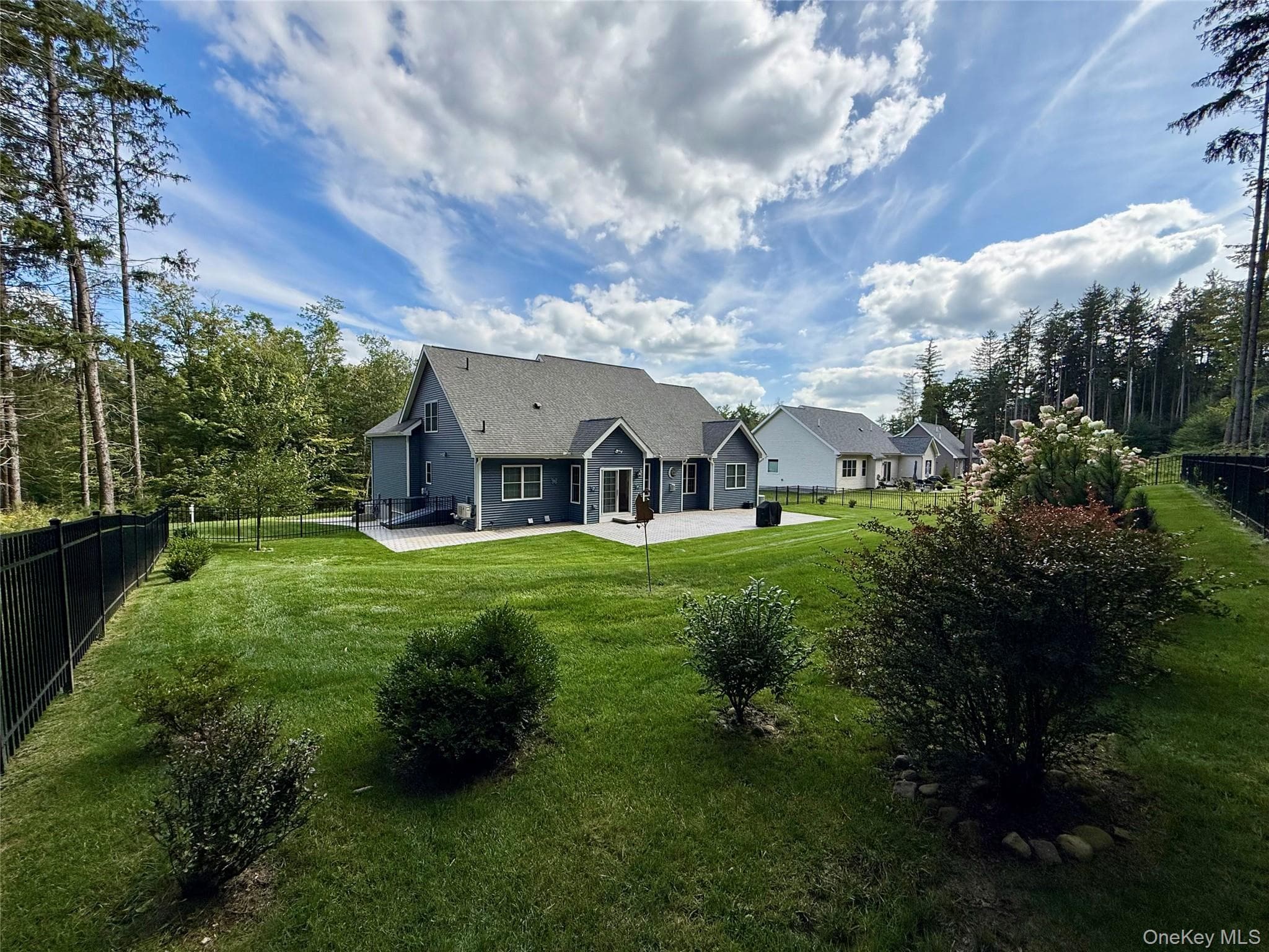 142 Lexington Lane thumbnail 16