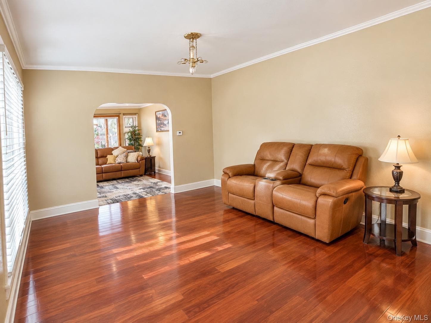 641 E 51st Street thumbnail 2