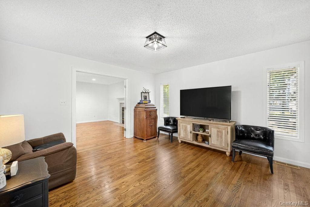 24 Bauer Avenue thumbnail 18