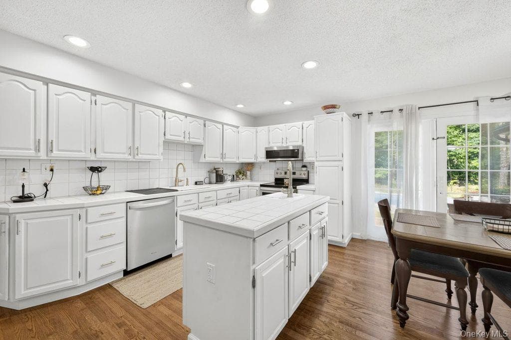 24 Bauer Avenue thumbnail 13