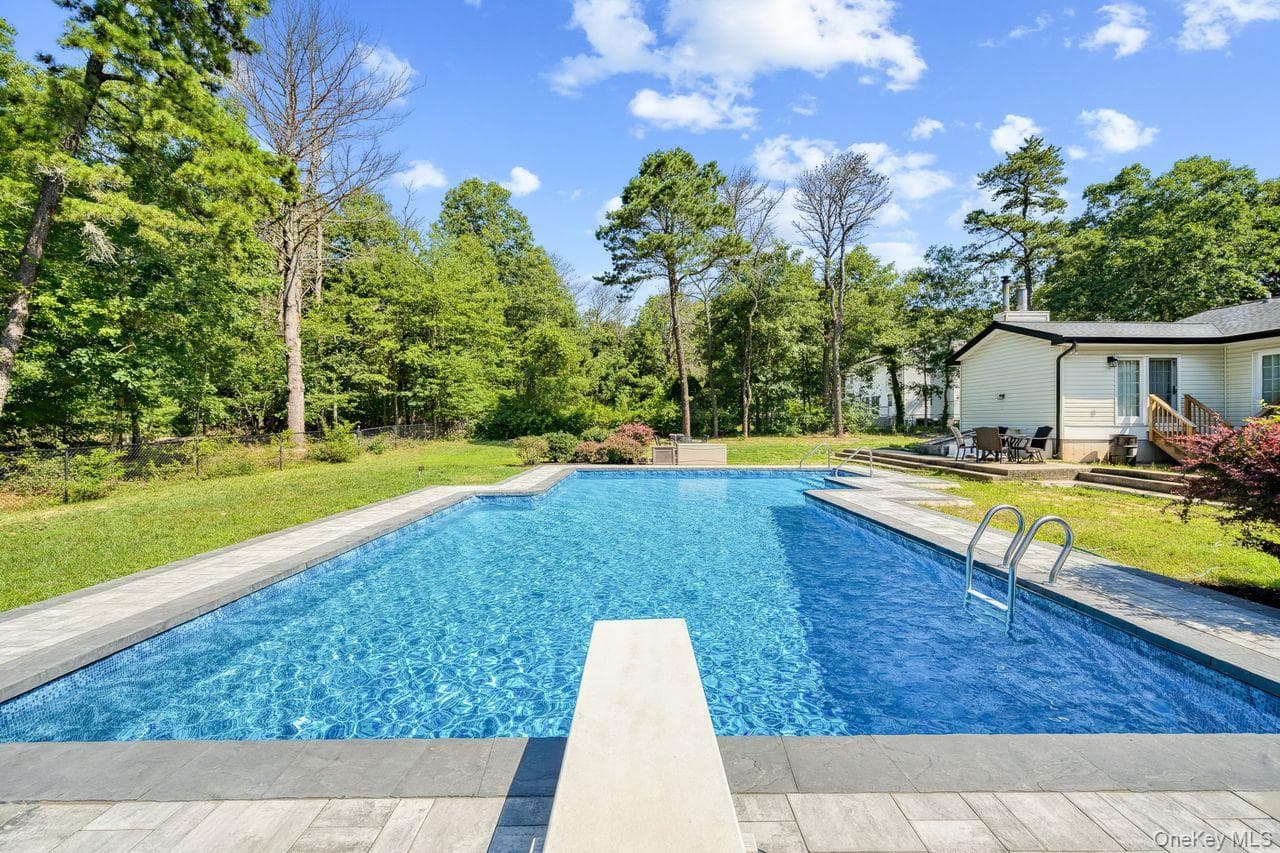 24 Bauer Avenue thumbnail 39