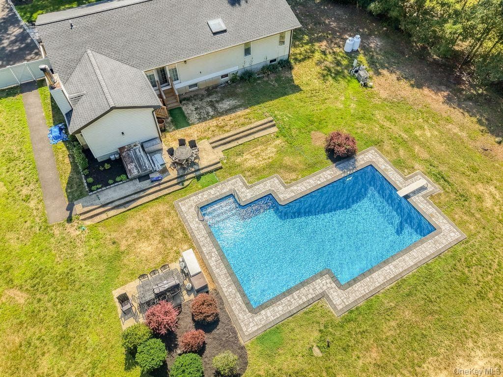 24 Bauer Avenue thumbnail 38