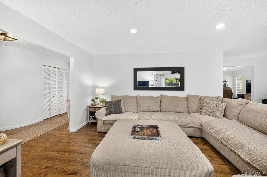 24 Bauer Avenue thumbnail 9