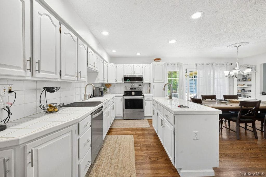 24 Bauer Avenue thumbnail 12