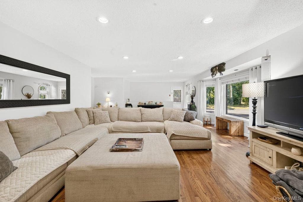 24 Bauer Avenue thumbnail 8