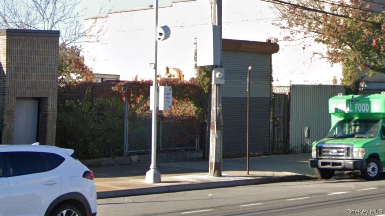 128-02-128-14 Rockaway Boulevard thumbnail 9