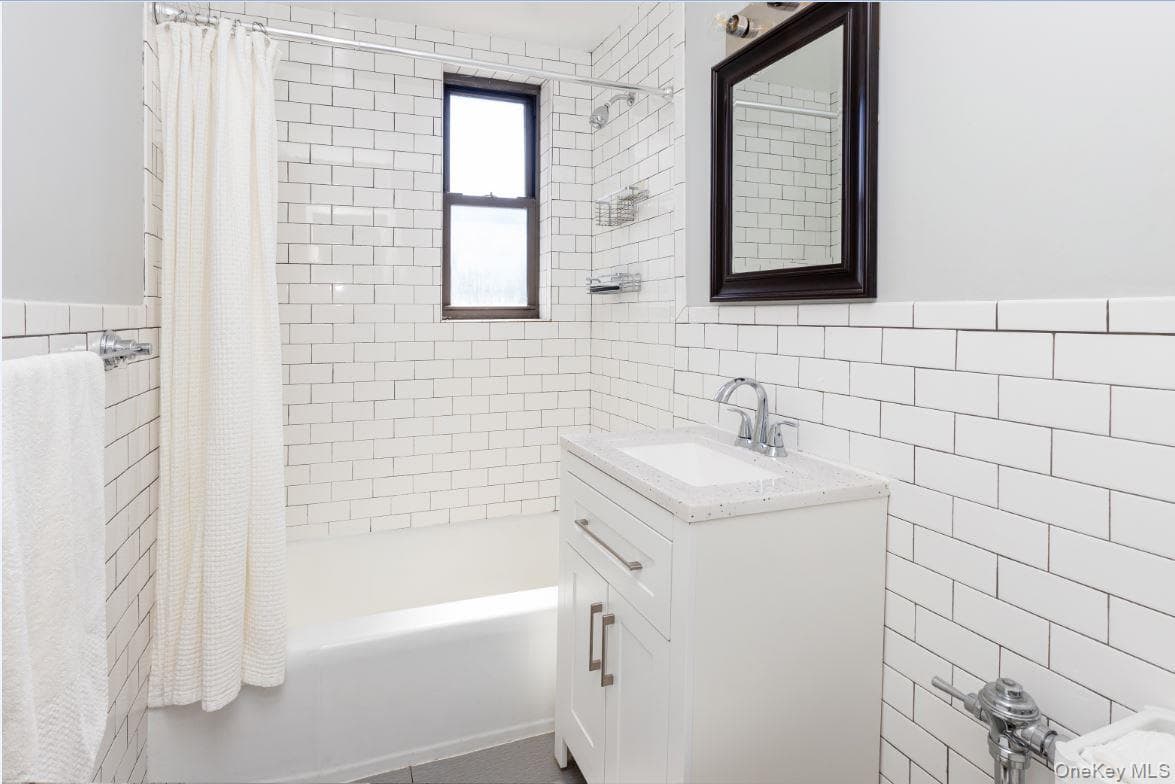 525 W 235th Street Unit: 6C thumbnail 11